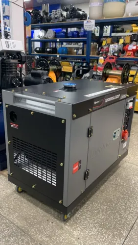 GERADOR DE ENERGIA 7.5KVA 127VMONO 220V TRIF A DIESEL P ELÉTRICA SILENCIOSO TOYAMA