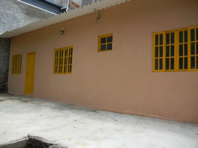 CASA COM QUINTAL