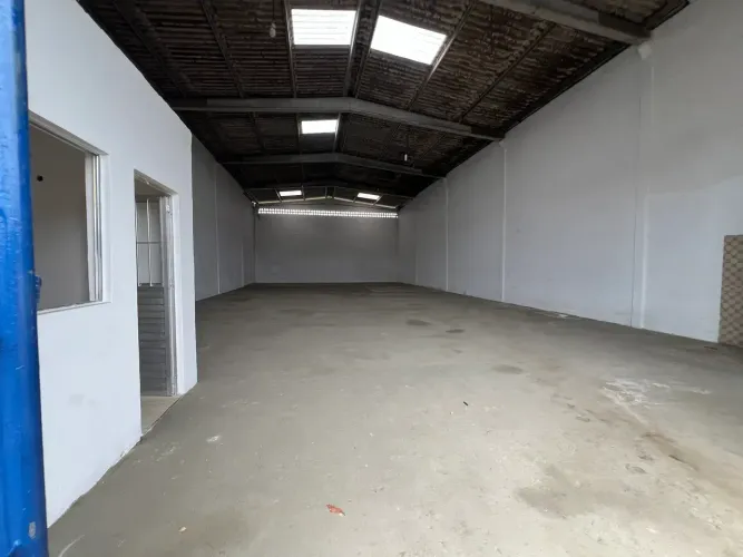 Galpão Comercial na BR-101