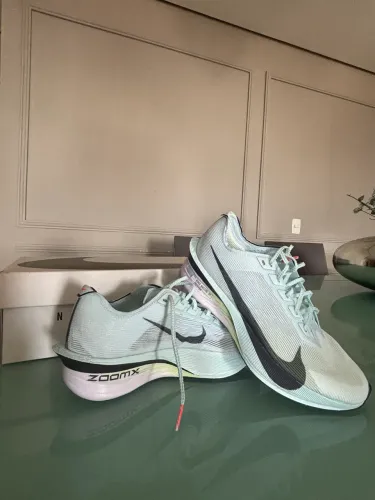 Tênis Nike ZoomX Vaporfly NEXT% - Feminino | Tênis de corrida com placa de carbono