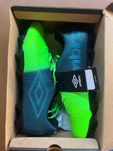 Chuteira Umbro Campo (tam.41)