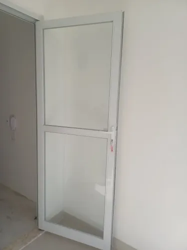 Porta de vidro Cozinha.