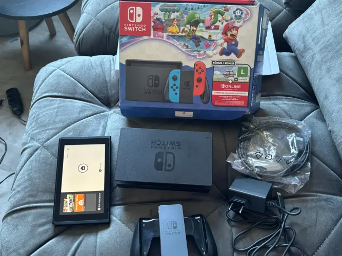 Bundle Nintendo Switch + Super Mario Bros.