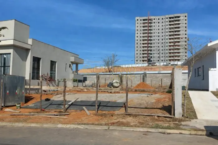 Terreno à venda de 451m² | Condomínio Monte Carlo - Urbanova | São José dos Campos |