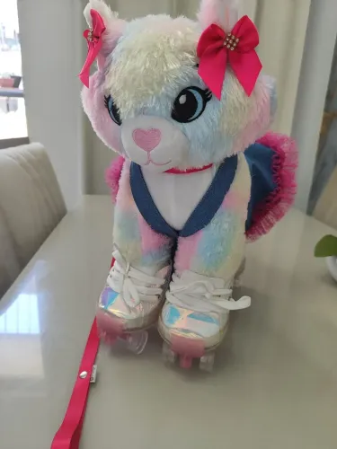 Vendo Criamigos NOVO,comprei no aniversário da minha filha em junho e ela Nunca usou