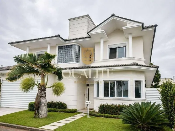 CASA A VENDA 4 QUARTOS, 3 SUITES, 2 VAGAS JURERE R$ 6.400.000,00
