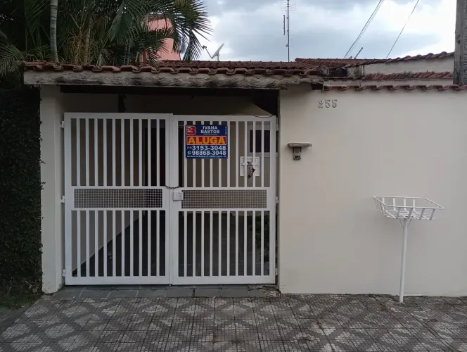 Casa para venda com 90 metros quadrados com 2 quartos em Vila Geny - Lorena - São Paulo