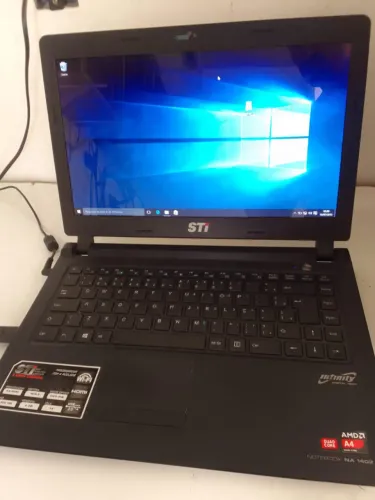 notebook sempthoshiba AMD 4 cores