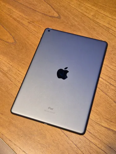iPad 7ª Geração Apple 32GB Wi-Fi - Muito Conservado