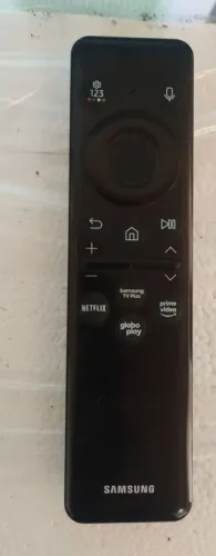 TV Crystal UHD , 55 POLEGADAS CU7700/ ACOMPANHA O SUPORTE DE PAREDE. Não aceito trocas. 
