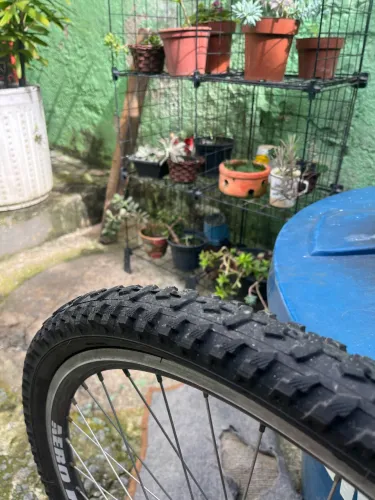Bicicleta aro 26 de alumínio reforçada