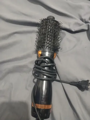 Escova secadora e chapinha