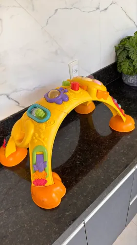Auto estimulante infantil fisher price 