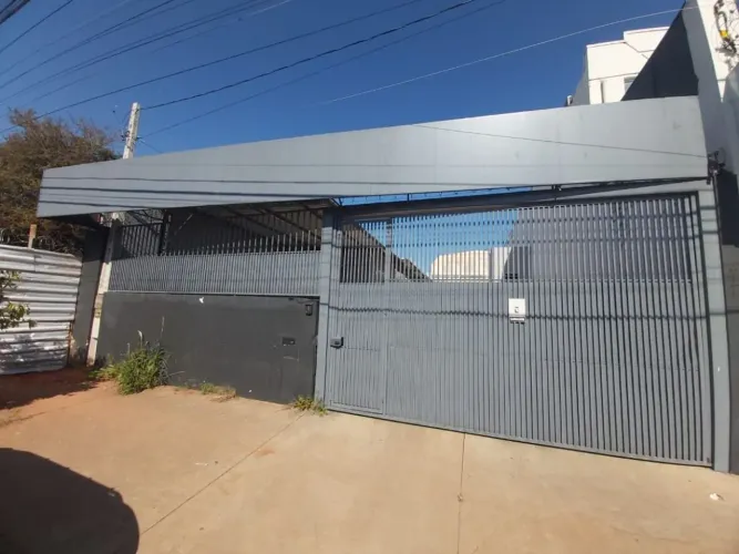 Casa com 1 dormitório à venda, 440 m² por R$ 700.000,00 - Palmital - Marília/SP