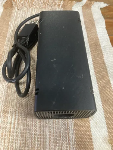 Fonte original XBOX 360 Slim funcionando. Envio OLX PAY