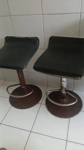 Par de Banquetas Altas Giratórias (Para Reforma )