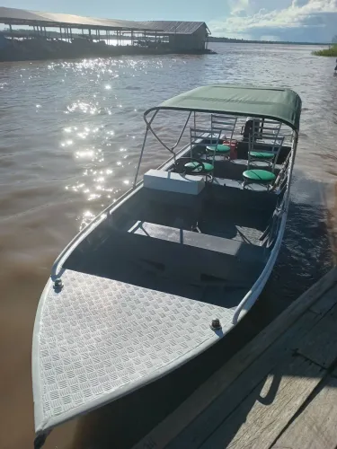 Lancha c/ Motor Suzuki 30Hp