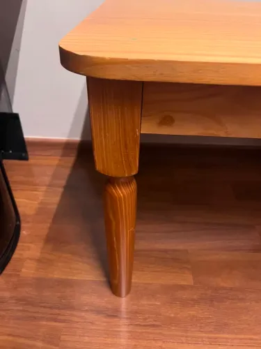 Mesa Infantil Torneada em Madeira Maciça Natural