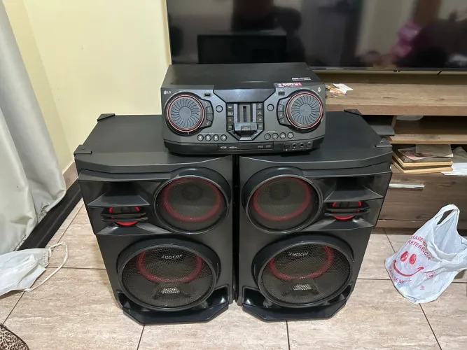 Vendo ou troco por bombox 4