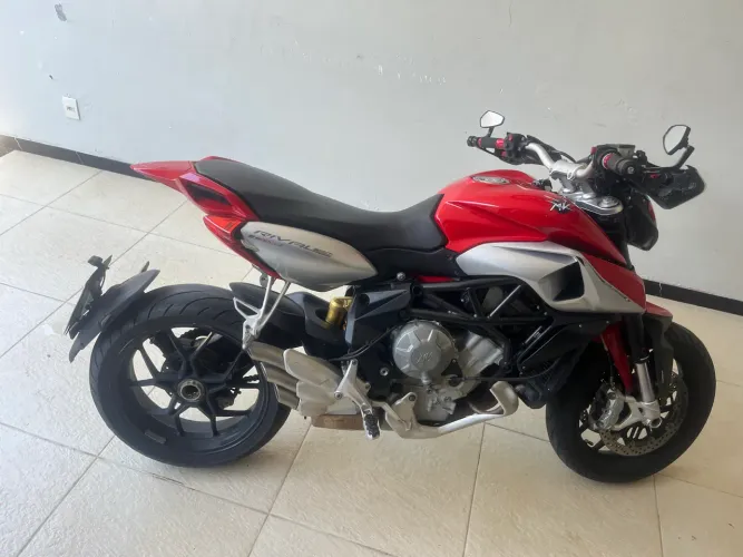 MV AGUSTA RIVALE 800 - 2015 