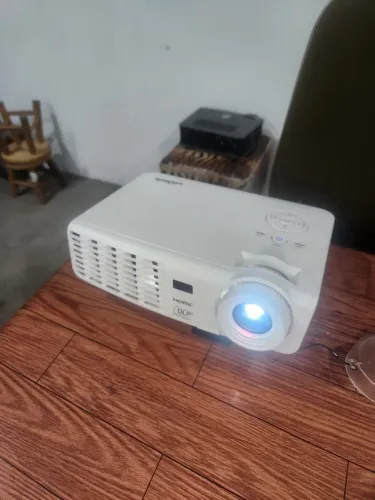 Projetor vivitek 3200 ansi lumens