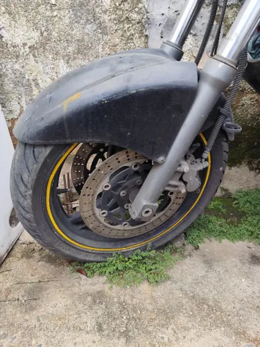 Rodas com pneus da Kawasaki zx 600 ano 1994