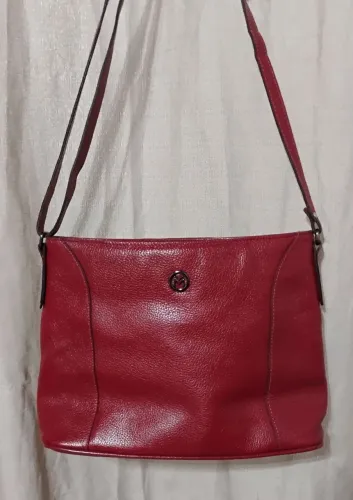 Bolsa tamanho médio em couro Mariart