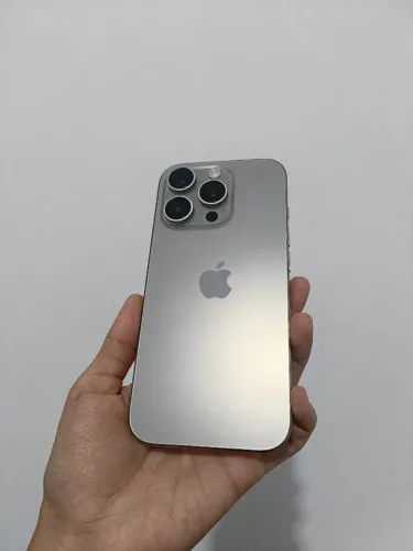 iPhone 16 Pro 128GB - Titânio Natural