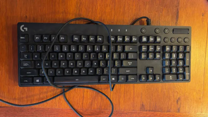 Logitech G810 Orion Spectrum - Teclado Mecânico Gamer