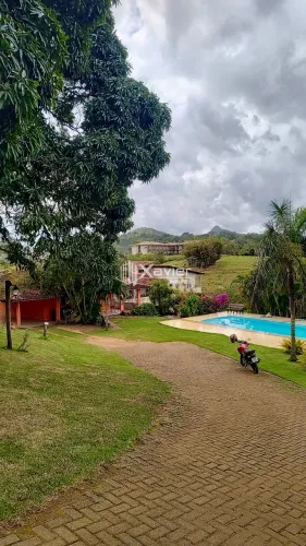 Chácara 7.000m² em Samambaia Guarapari com 2 casas, piscina, lagoa e campo - aceita aparta