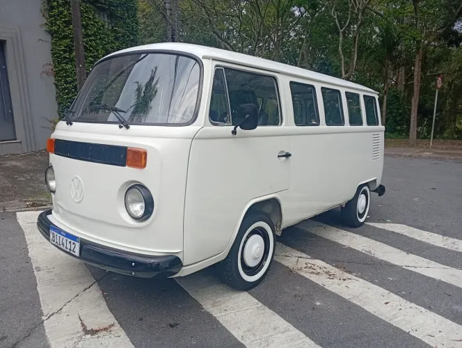 Volkswagen Kombi Standard/ Luxo/ Serie Prata 1986