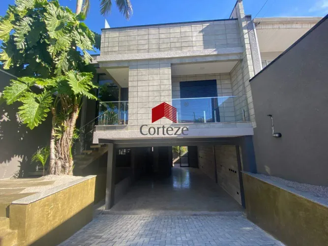 Sobrado com 170m² 3 quartos, à venda, no bairro Afonso Pena em São José dos Pinhais