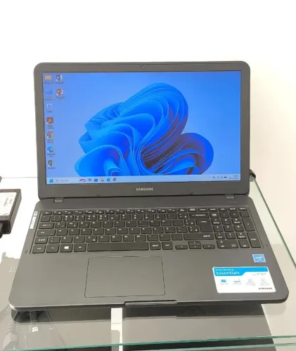 Notebook Samsung Celeron 4GB RAM SSD 128GB Tela 15.6 Bateria Nova