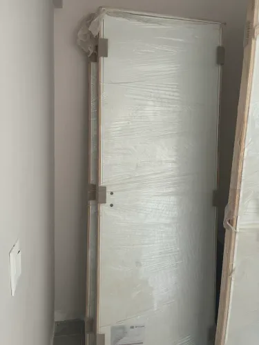 Vendo portas brancas novas e fechaduras novas .