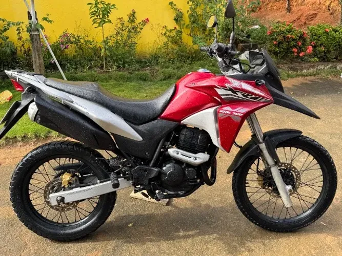 Honda Xre 300 documento em dia 2026 pago