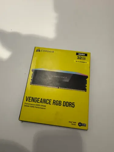 Memória RAM Corsair Vengeance, RGB, 32GB (2x16GB), 6000MHz, DDR5, CL38, Intel XMP, Preto