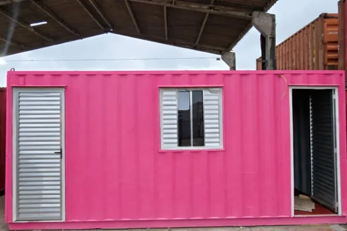 Módulo escritório/ almoxarifado em container marítimo