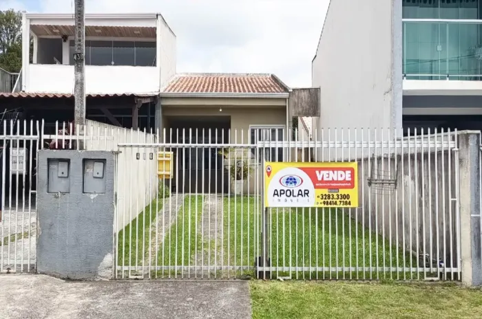 Apolar vende: Casa averbada com 3 quartos, suíte com hidromassagem e amplo espaço de garag