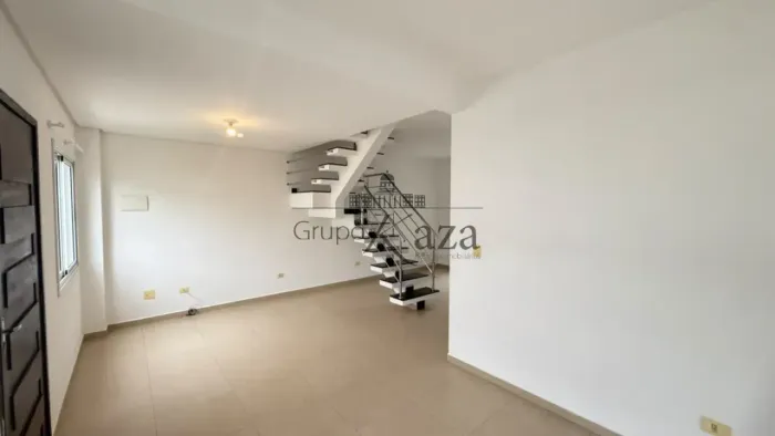 Casa em Condomínio - Chácaras São José - Condomínio Recanto dos Sabias - 2 Dormitórios - 8