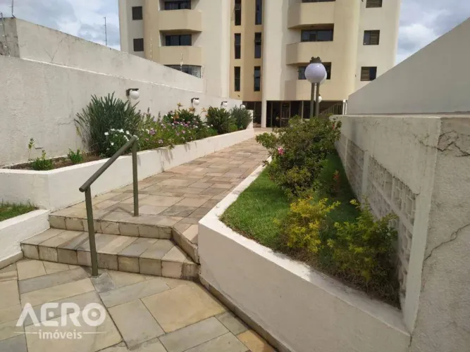 Apartamento no Edifício Málaga com 3 dormitórios