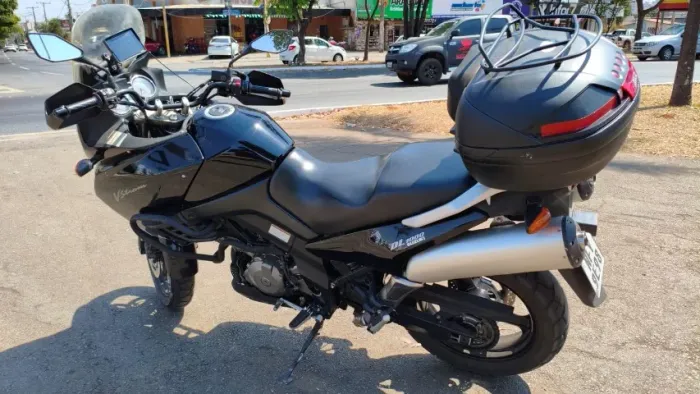 SUZUKI V-STROM DL1000 - MOTO FORTE, CONFORTÁVEL E PRONTA PARA PEGAR ESTRADA!