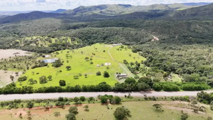 SÍTIO C/ 27 HECTARES ESCRITURADO PORTEIRA FECHADA 52km TAGUATINGA DEPOIS BRAZLÂNDIA BEIRA