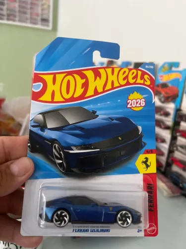 Miniatura Ferrari 12cilindri Azul Hot Wheels 1:64 mainline 