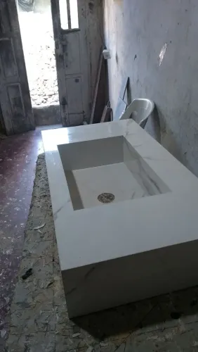 Pias esculpida em porcelanato, balcões, balcões, lavatórios, nichos, diversos modelos.