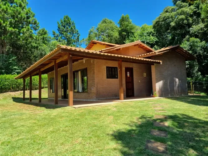 Linda chácara com vista panorâmica, próximo a represa de Ibiúna - SP