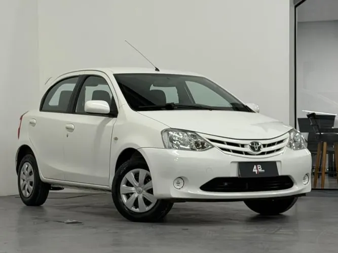 Toyota Etios XS 1.3 Flex 16V 5P Mec. 2013