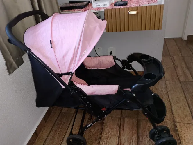 Carrinho e bebe conforto Cosco