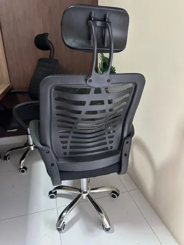 Cadeira escritório nova 