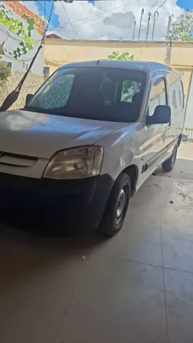 Peugeot Partner Furgão 1.6 16v/ 1.6 16V Flex 3P 2011