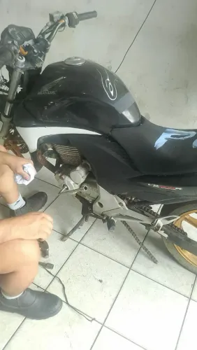 Cb 300 para aproveita as peças